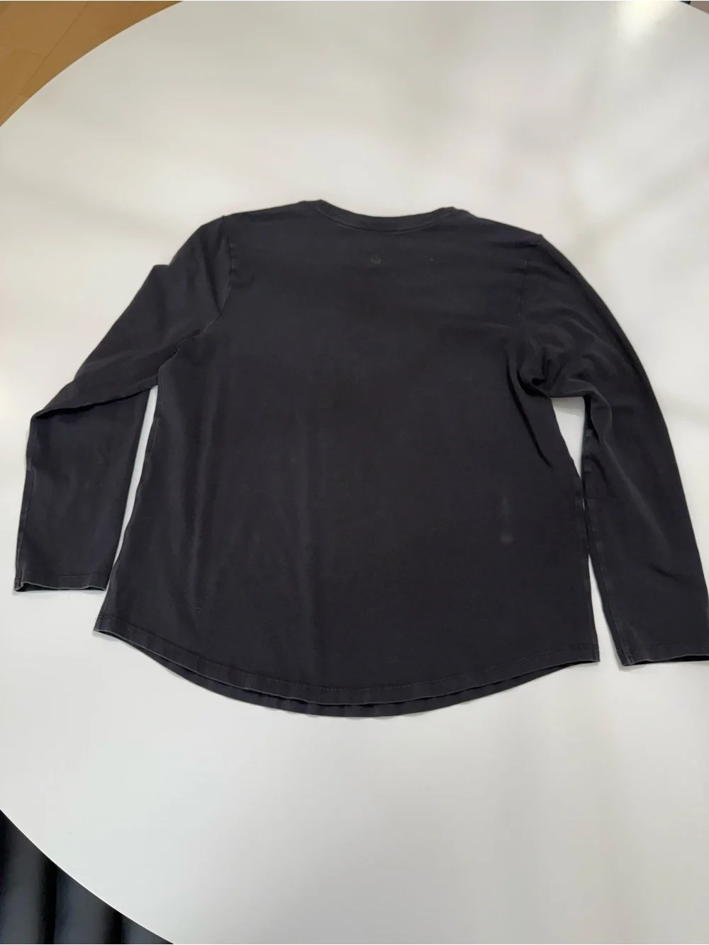 lululemon Black Long-Sleeve Performance Tee Size Medium